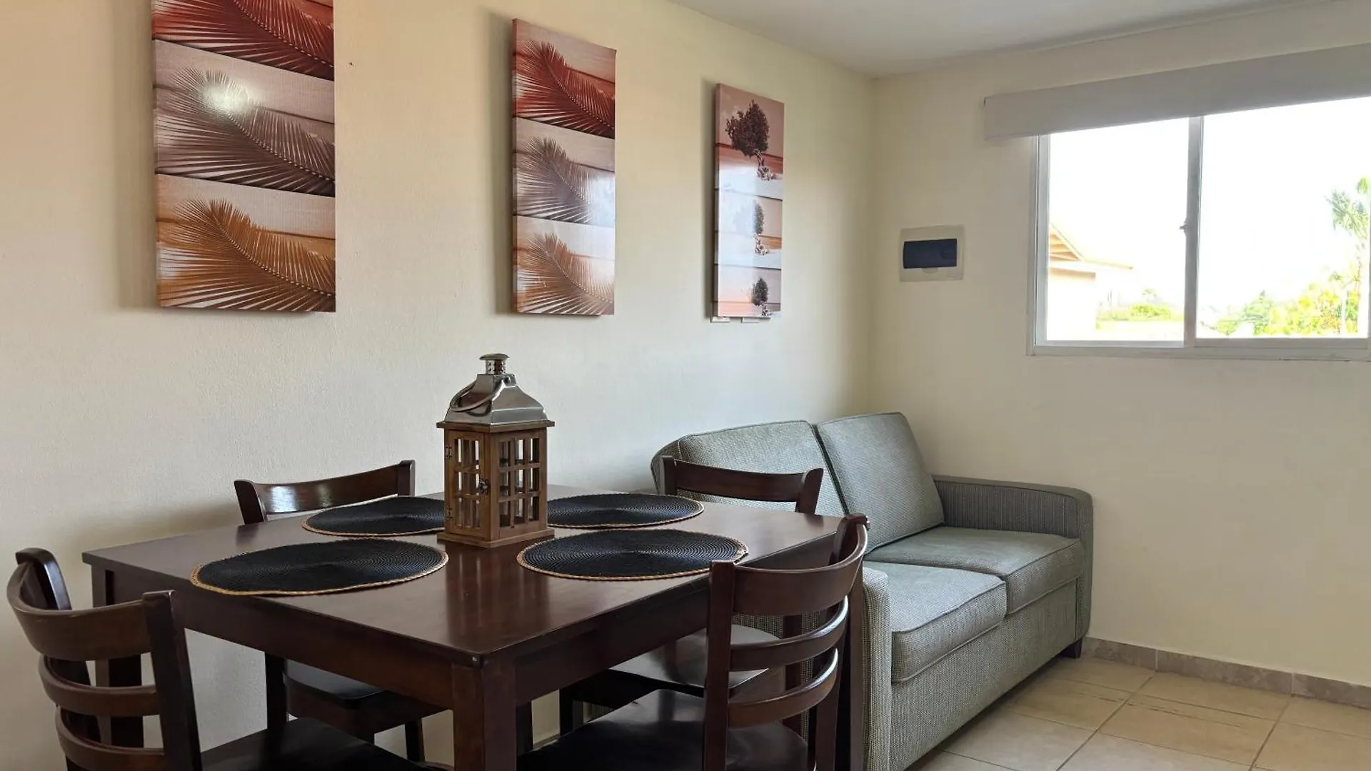 Hacienda Apartments Near The Beach オラニエスタッド